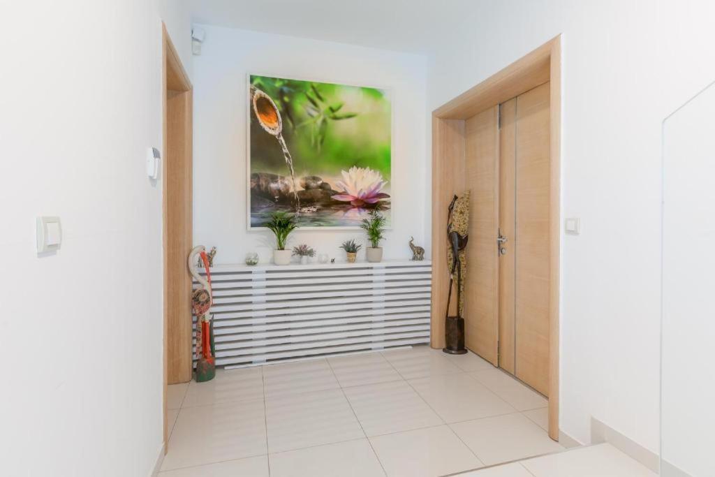 Lux Hedonistic Life Aparthotel Novi Sad Buitenkant foto